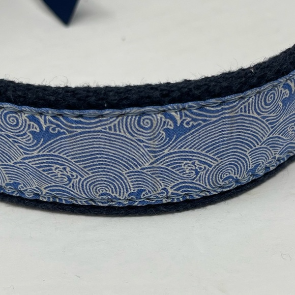 Vineyard Vines Belt Mens 26 Blue White Surcingle Waves Brown Leather Made in USA - Picture 9 of 10
